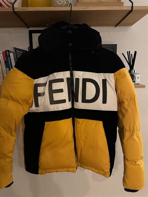 daunenjacke fendi weiß|Daunenjacke aus technischem Gewebe in Weiß .